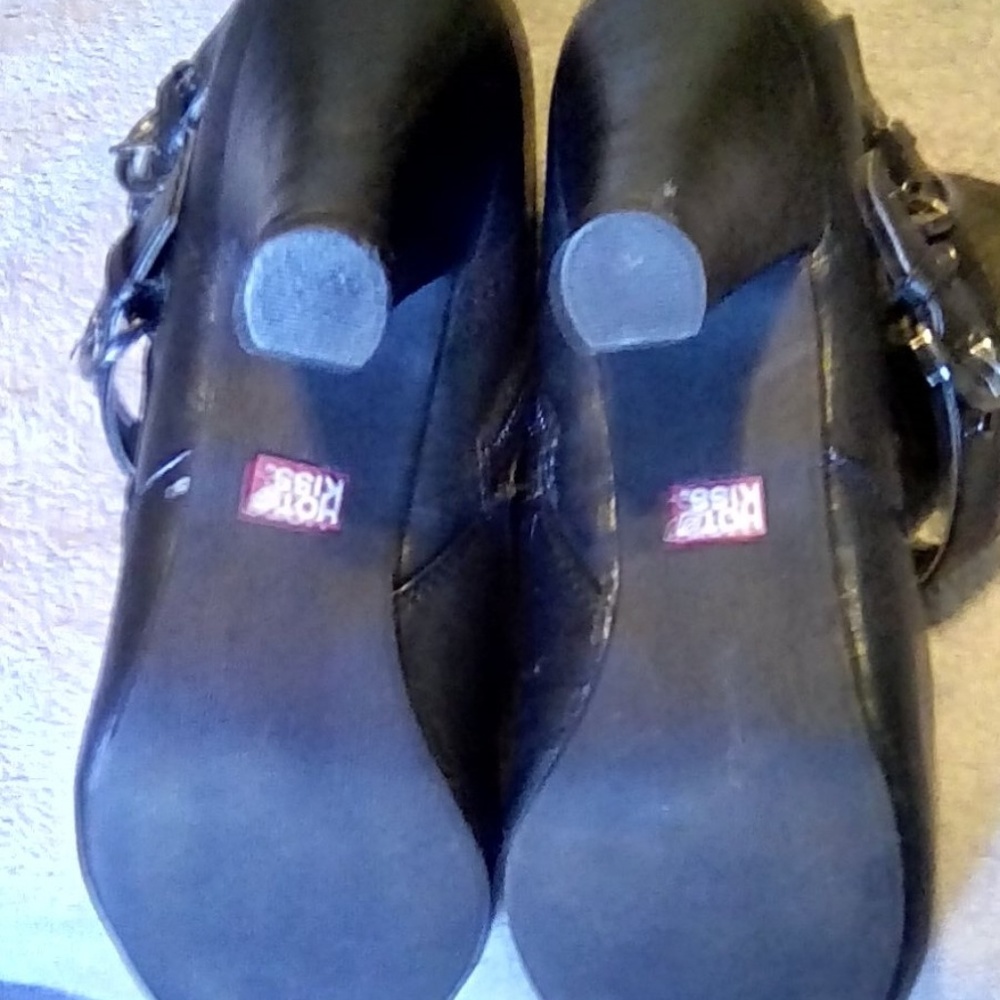 Booties - Picture 4 of 4